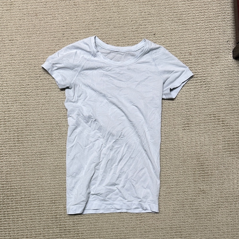 lululemon athletica Light Gray Short Sleeve Tee
